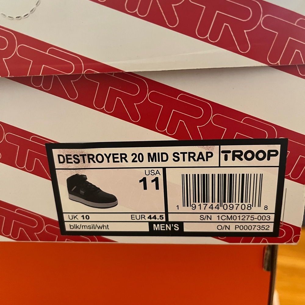 TROOP Destroyer 20 Mid Strap Black Sneakers